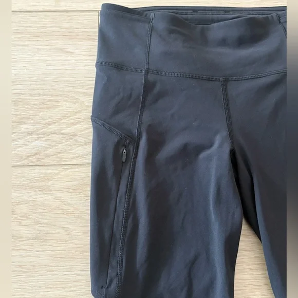 Lululemon high waisted leggings size 4 - Picture 3 of 7